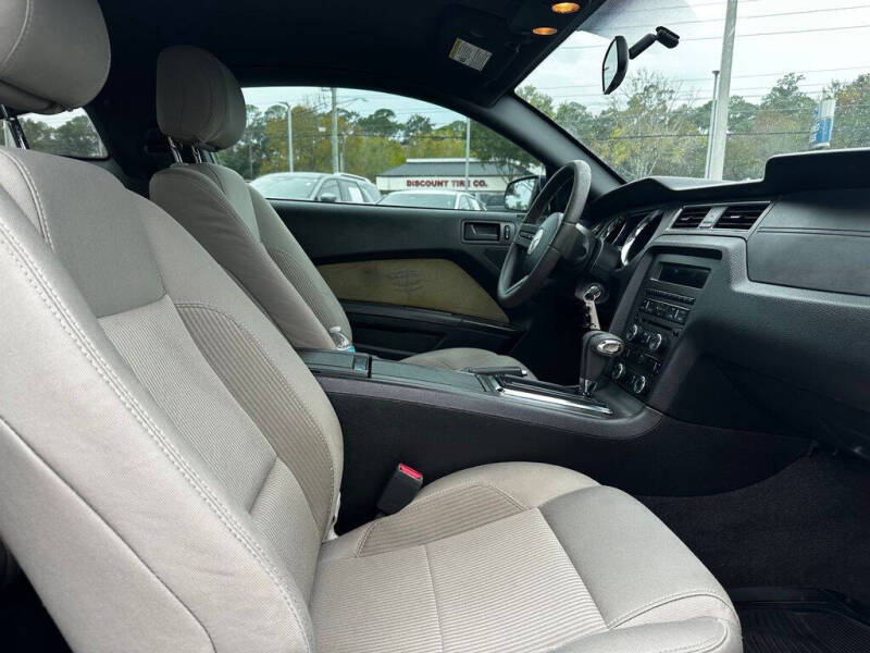 2012 Ford Mustang V6