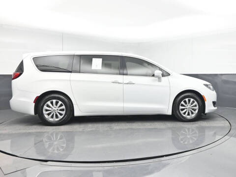 2018 Chrysler Pacifica Touring Plus
