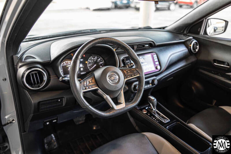 2021 Nissan Kicks SR