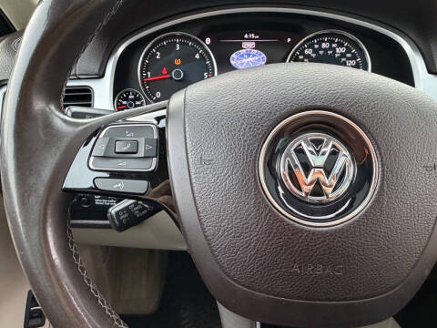 2012 Volkswagen Touareg TDI Sport