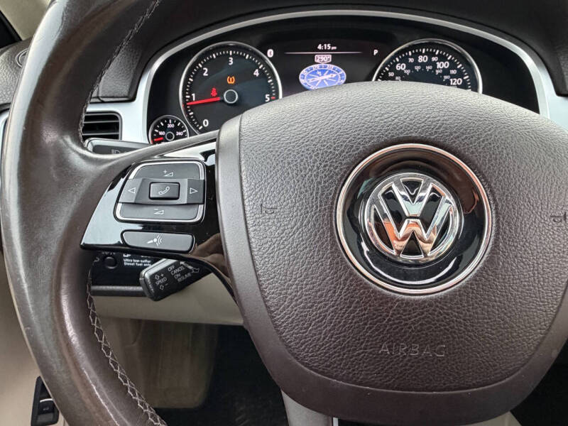 2012 Volkswagen Touareg TDI Sport