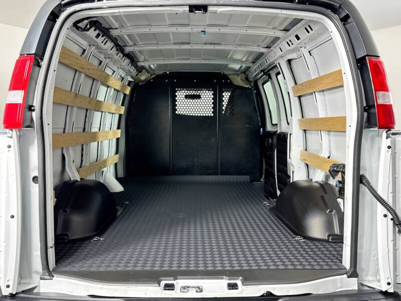 2024 GMC Savana 2500