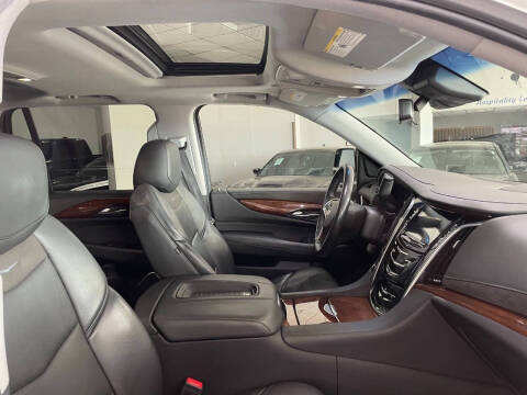 2019 Cadillac Escalade Luxury