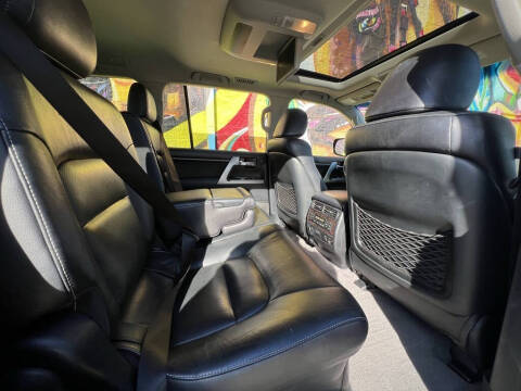 2013 Toyota Land Cruiser