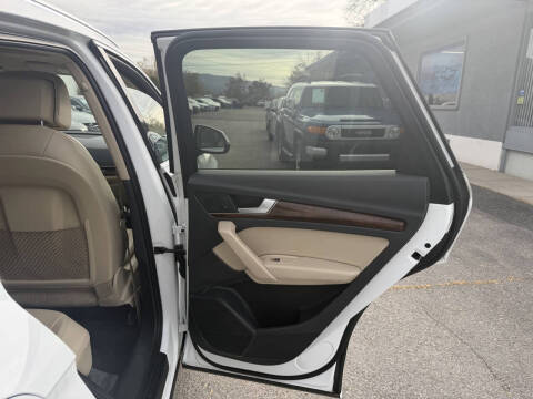 2018 Audi Q5 2.0T quattro Premium Plus