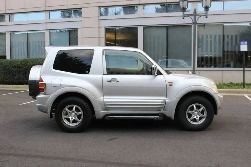 2000 Mitsubishi Pajero