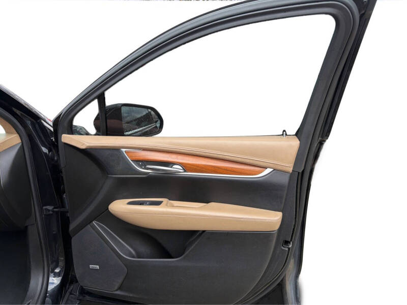 2017 Cadillac XT5 Platinum