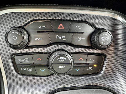 2017 Dodge Challenger SXT Plus