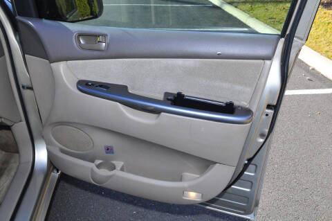 2010 Toyota Sienna LE 7-Passenger