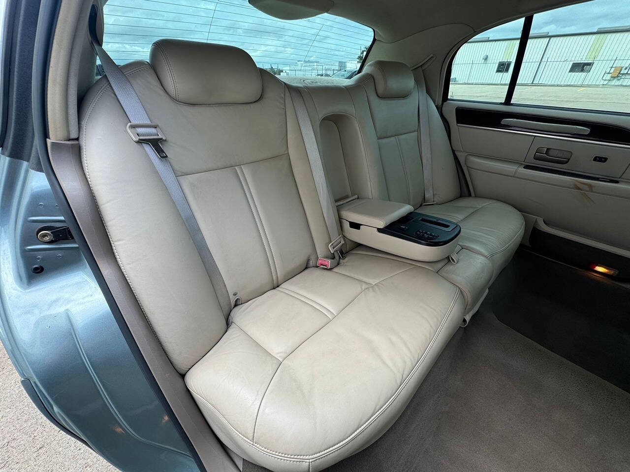 2004 Lincoln Town Car for sale at Carnival Car Company in Victoria, TX