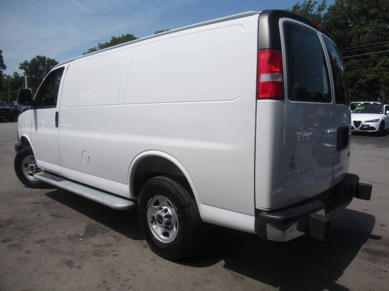 2025 GMC Savana 2500
