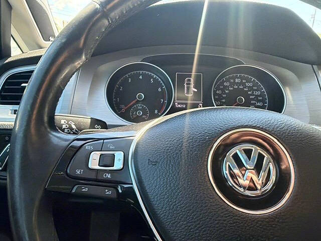 2015 Volkswagen Golf TSI SE