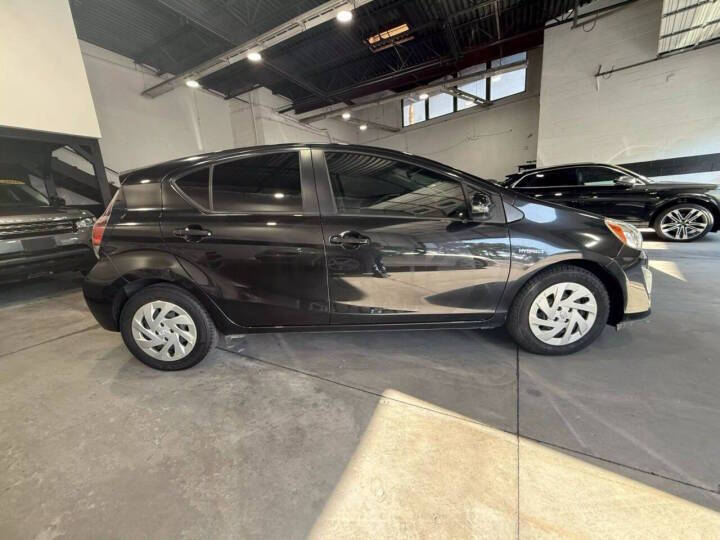 2016 Toyota Prius c Two