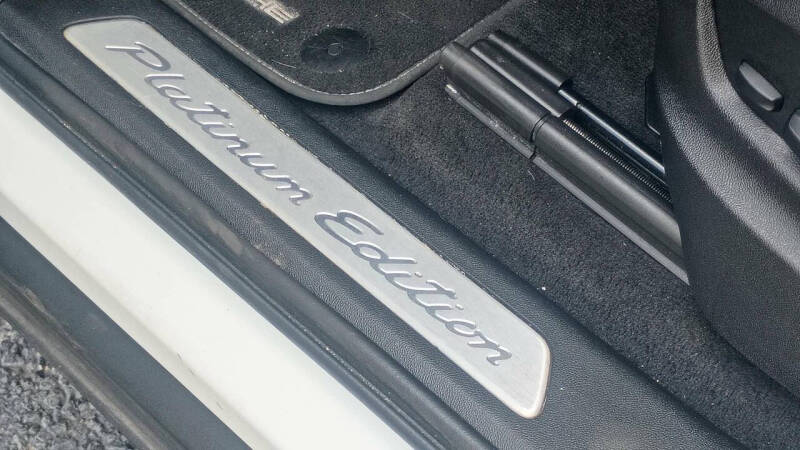 2023 Porsche Cayenne Platinum Edition