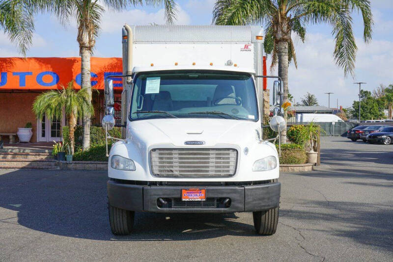 2013 Freightliner M2 106