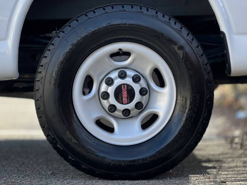 2023 GMC Savana 2500