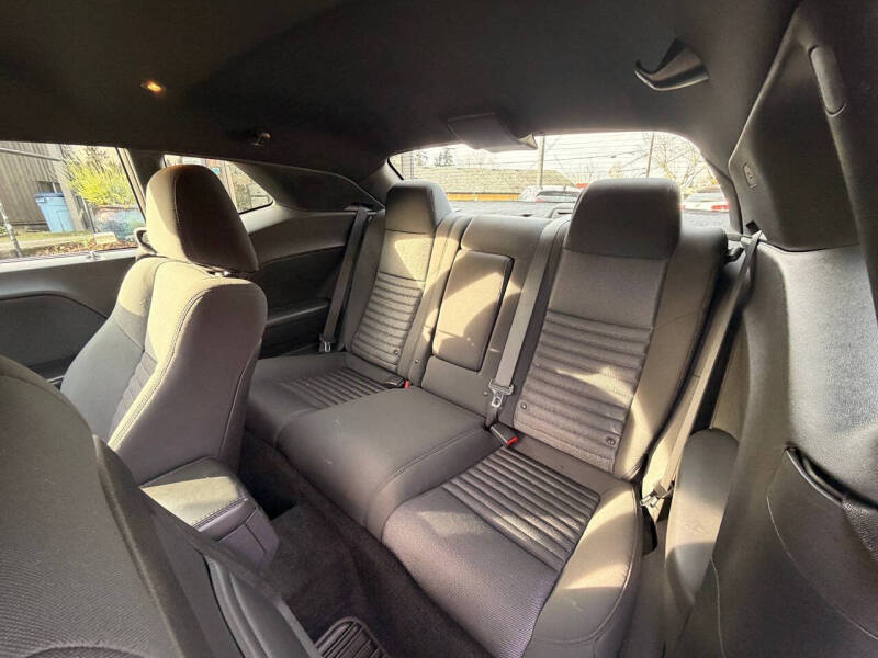 2012 Dodge Challenger SXT