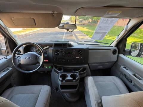 2014 Ford E-Series E-150 XLT