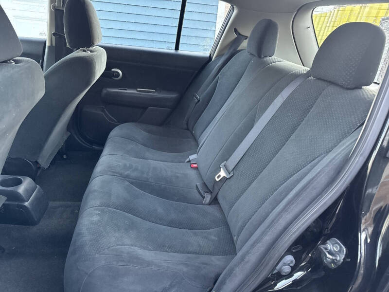 2011 Nissan Versa 1.8 S