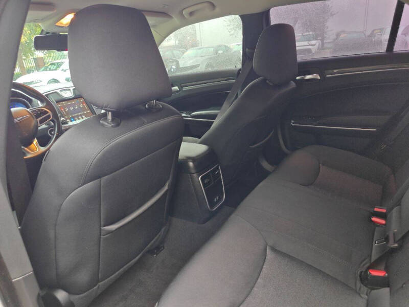 2022 Chrysler 300 Touring