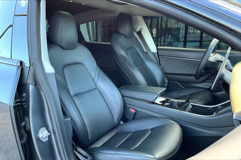 2020 Tesla Model 3 Standard Range Plus