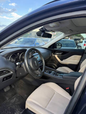 2018 Jaguar F-PACE 25t Premium