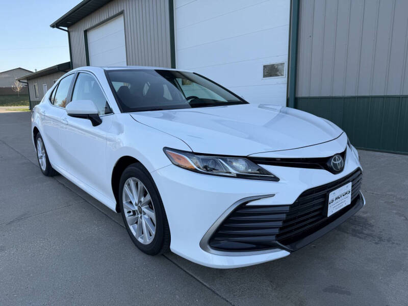 Used 2022 Toyota Camry LE with VIN 4T1C11AK9NU670481 for sale in Des Moines, IA