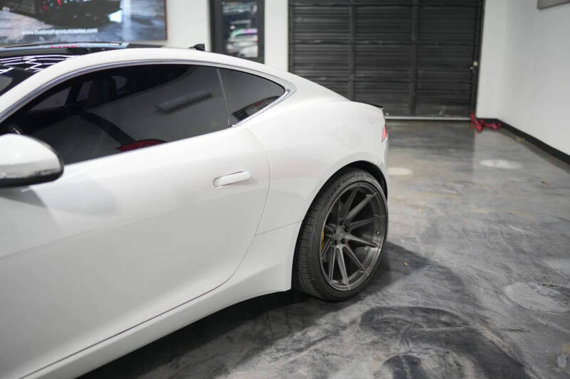 2017 Jaguar F-TYPE Premium