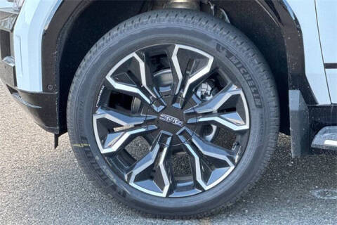 2025 GMC Sierra EV Denali