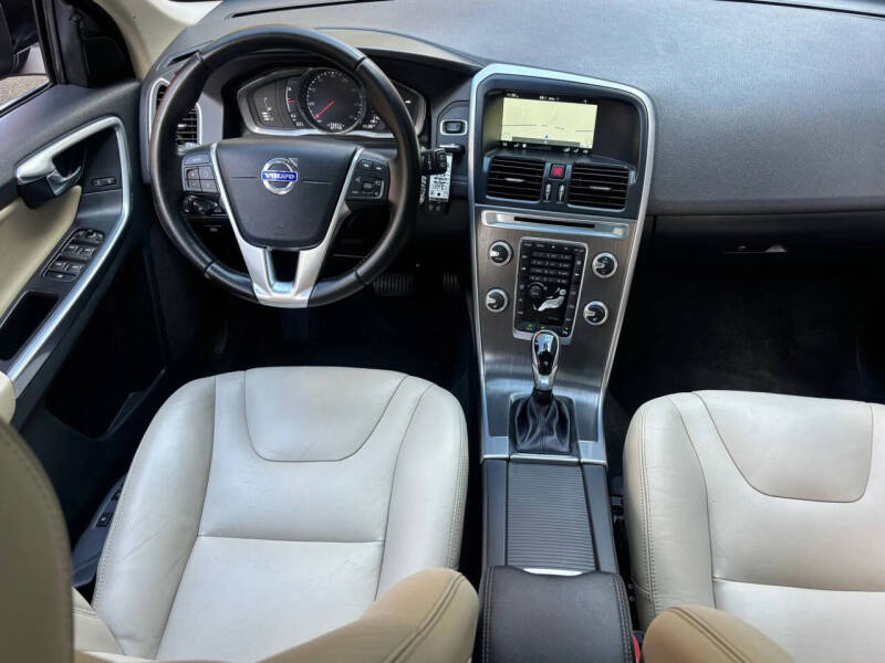 2016 Volvo XC60 T6 Drive-E