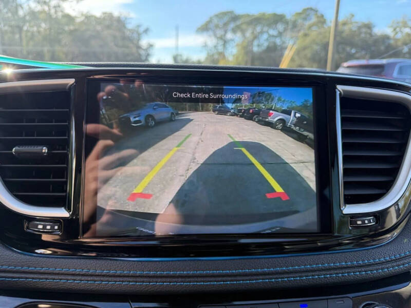 2021 Chrysler Pacifica Touring L