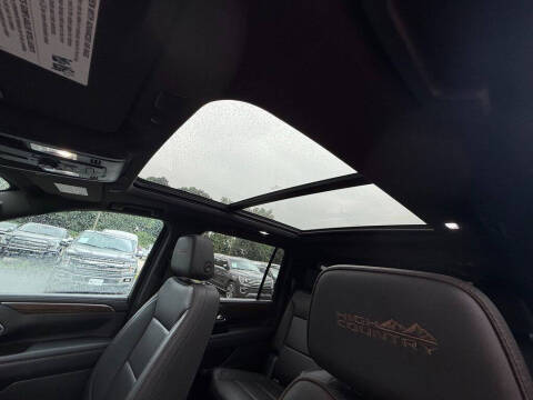 2022 Chevrolet Suburban High Country