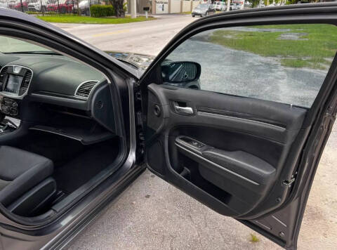 2018 Chrysler 300 Touring