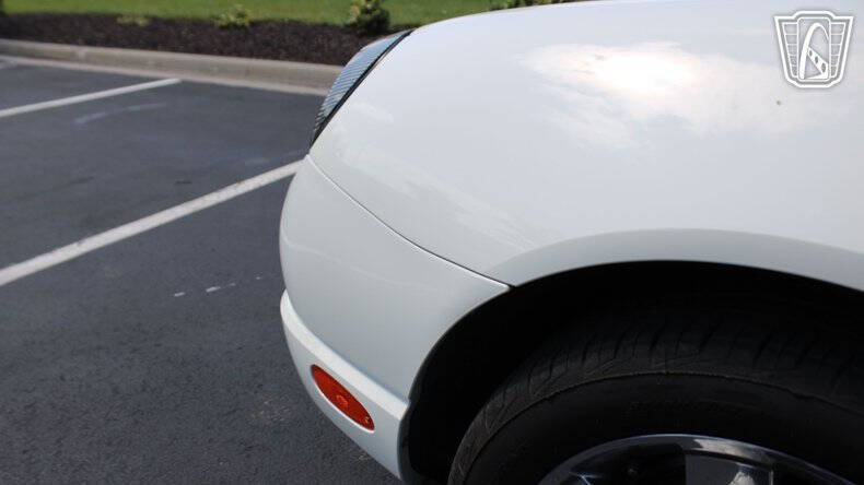 2002 Ford Thunderbird Deluxe