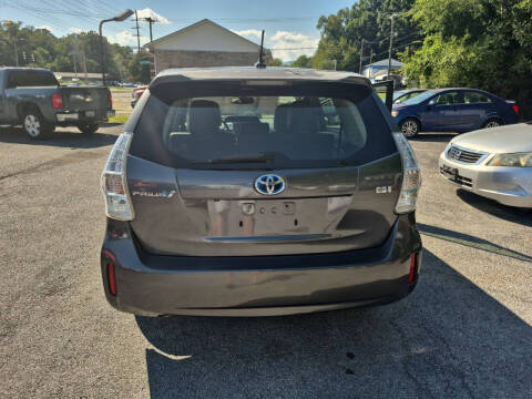 2012 Toyota Prius v Five