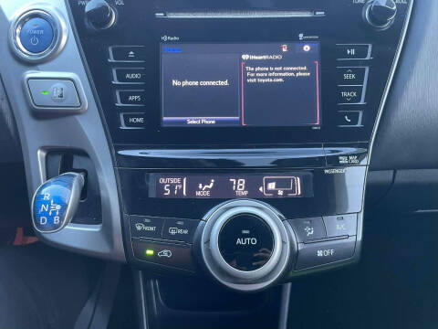 2015 Toyota Prius v Three