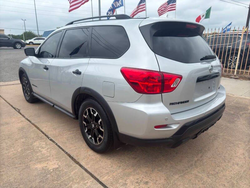 2020 Nissan Pathfinder SL