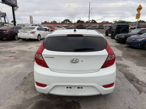 2015 Hyundai Accent GS