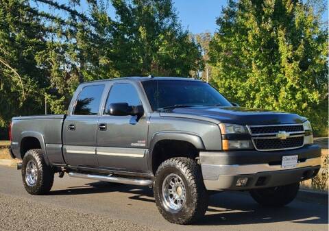 2005 Chevrolet Silverado 2500HD for sale at CLEAR CHOICE AUTOMOTIVE in Milwaukie OR