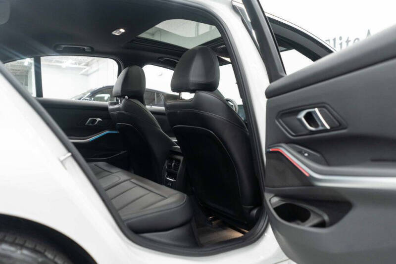 2024 BMW 3 Series 330i xDrive