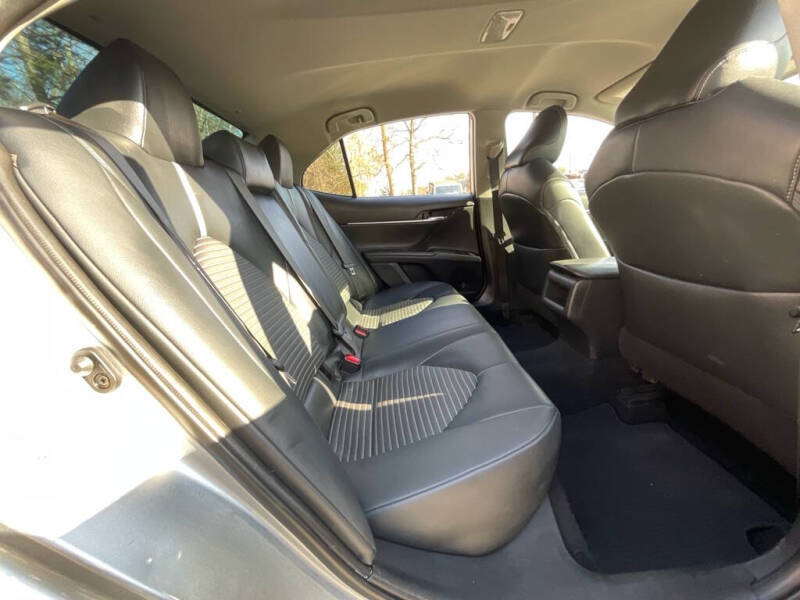 2019 Toyota Camry SE