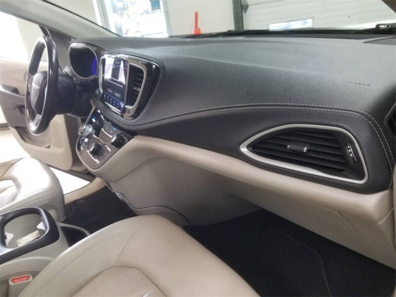 2021 Chrysler Pacifica Touring L