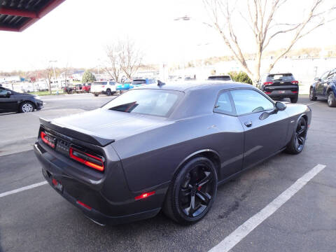 2016 Dodge Challenger R/T Plus Shaker