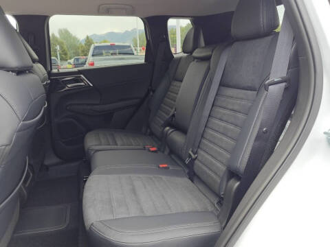 2025 Mitsubishi Outlander PHEV SE