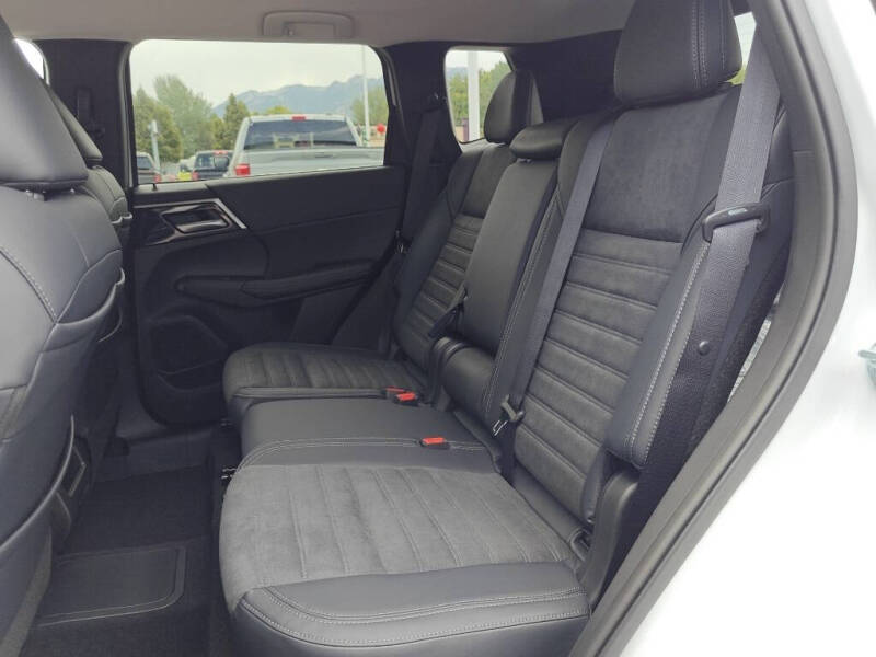 2025 Mitsubishi Outlander PHEV SE