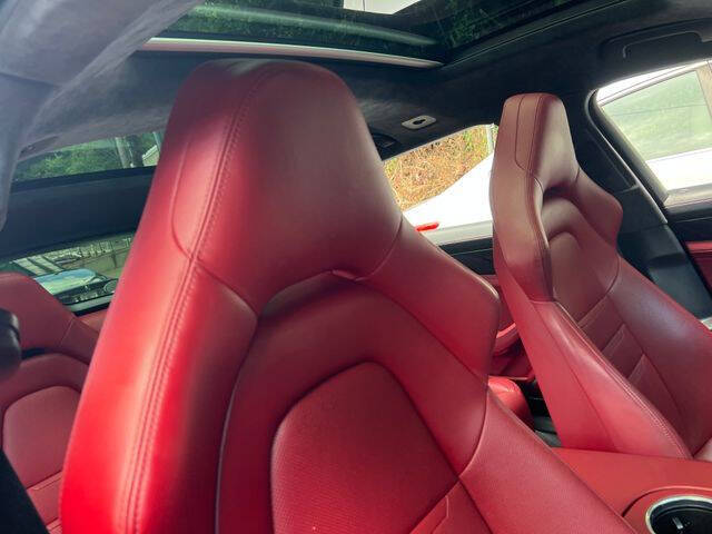 2020 Porsche Panamera GTS Sport Turismo