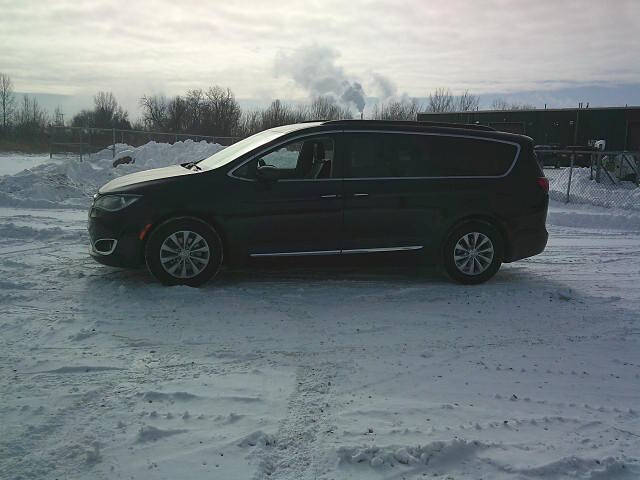 2017 Chrysler Pacifica Touring Plus