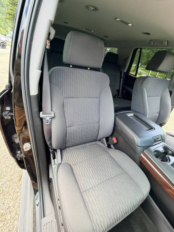 2017 GMC Yukon SLE - Photo 18