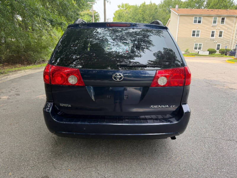 2007 Toyota Sienna CE 7-Passenger