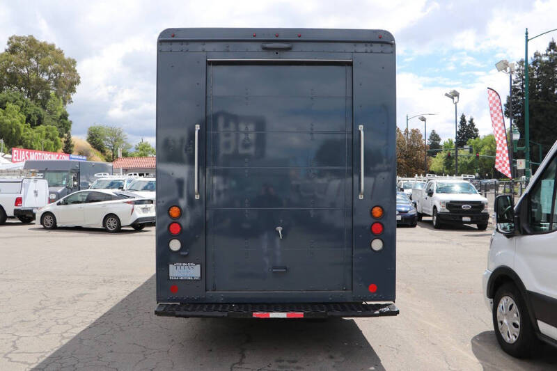 2020 Freightliner MT45 Chassis